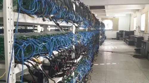 High-efficiency mining rigs utilizing cold climate cooling in Quebec